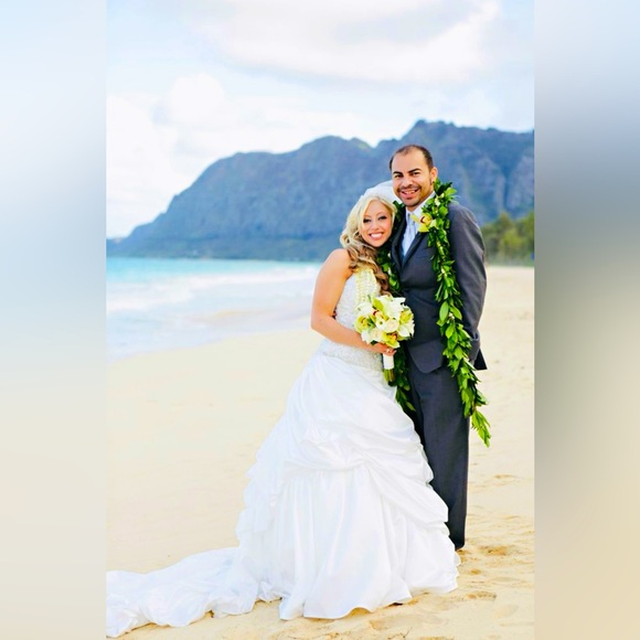 Meet your Posher, Kristina aka MamaBee 🐝 - Picture 2 of 6